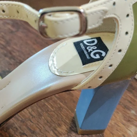 Dolce and Gabbana heels size 35 99GW20